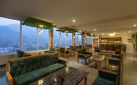 Spt Clarks Inn Suite, Mandi